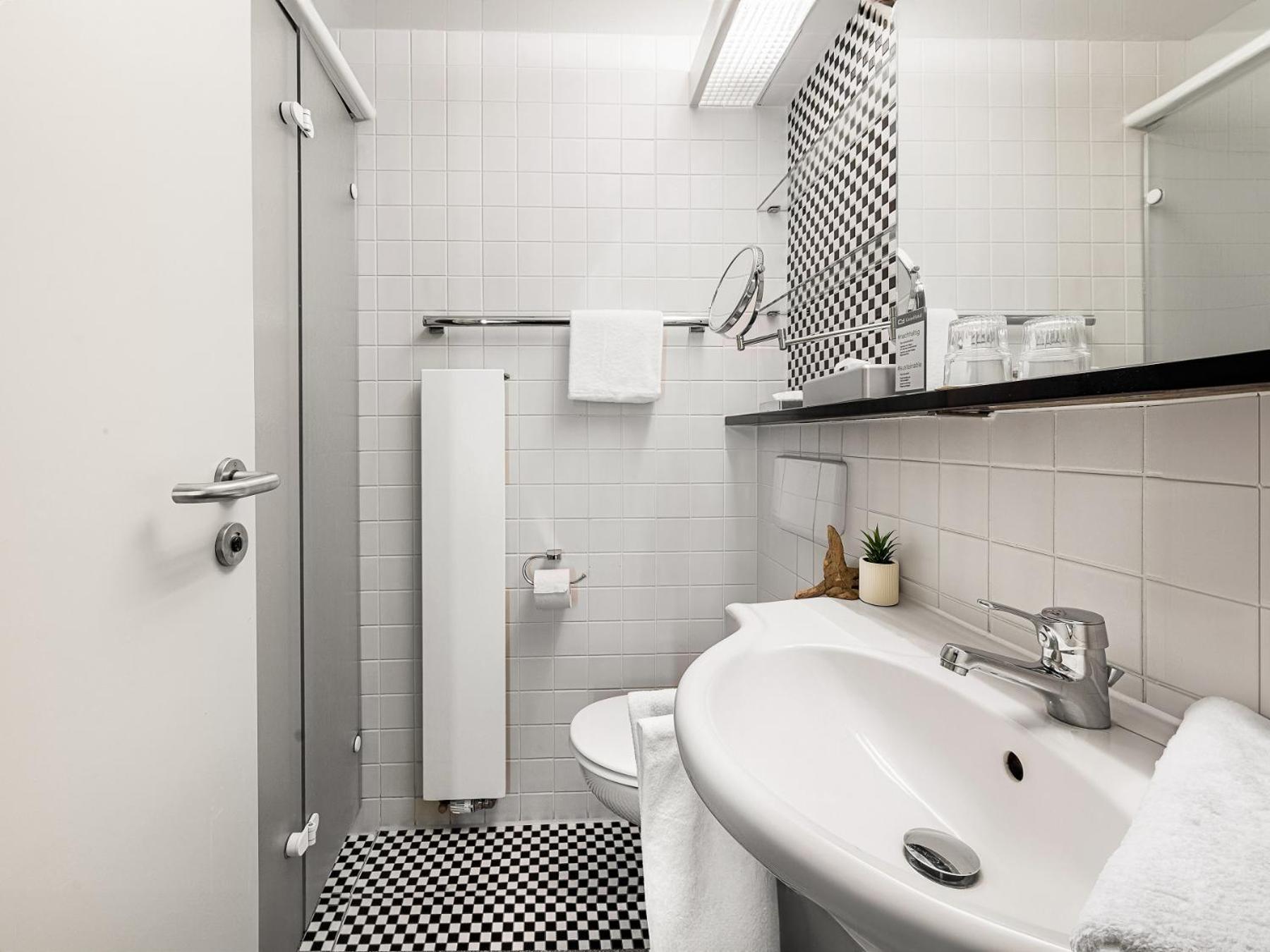 Genohotel Forsbach Росрат Экстерьер фото